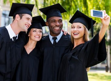 How Phone Differs From A Professional Camera For Graduation Photography