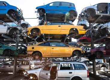 How Junk Car Lots Work