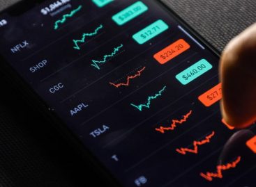 Learning and Educating about the use of Stock Trading App 