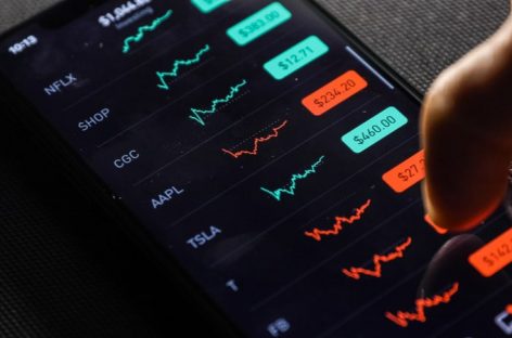 Learning and Educating about the use of Stock Trading App 