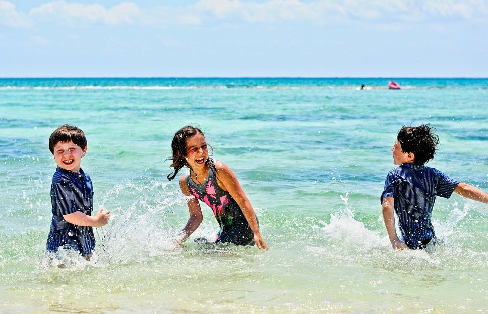 MX_Grand_Velas_Riviera_Maya_kids_in_water_amily_pr-crop