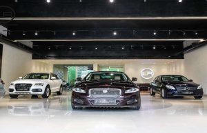 5 Things a Luxury Sedan Dealer in Seaside Can Do to Make Your Buying Experience Smooth